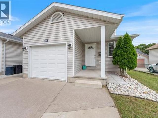 288 Maxwell Street, Sarnia, ON, N7T 5C7 house for sale | Listing ID 26023 | Royal LePage