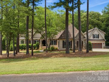 2894 Lakeshore Drive