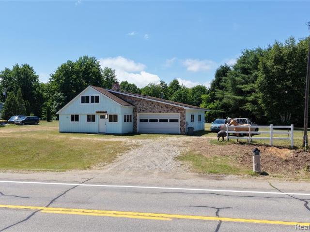 2898 Lakeshore Road