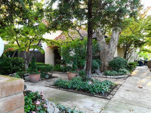 2890 Huntington Blvd, Unit 110, Fresno, CA 93721 | MLS #FR25266
