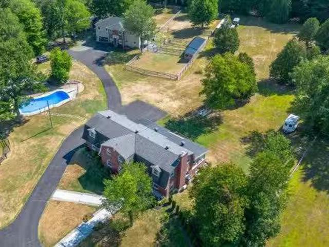 2890Z Ch. Ste Angélique, Saint Lazare, QC, J7T 2K2 Luxury Ho.