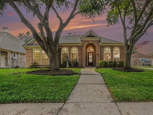 2892 Morning Pond Ln, League City, TX 77539
