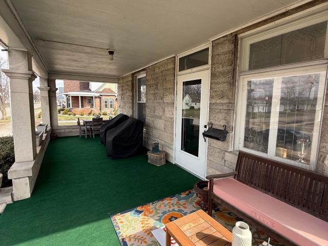289 N Main Street
