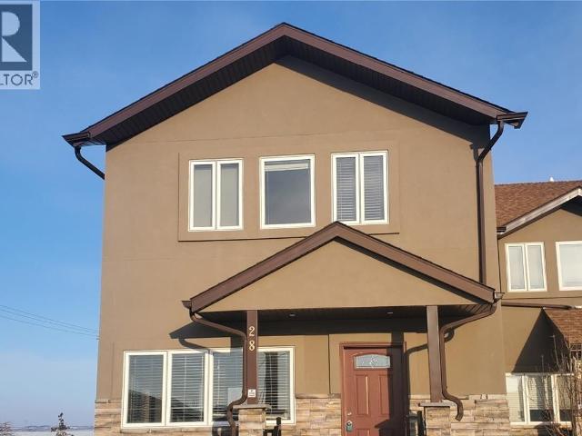 28 1703 Patrick Crescent