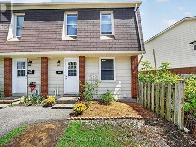 28 1975 Fairglen Mews, Ottawa, ON, K1B 5A5 townhouse for sale | Listing ID X14104 | Royal LePage