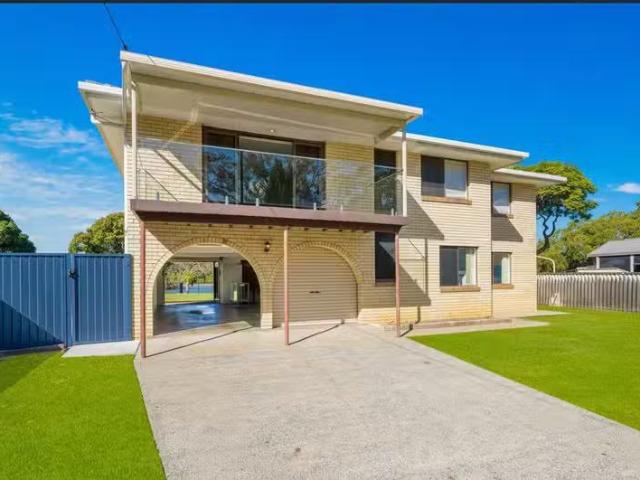 28 Tallebudgera Creek Road, Burleigh Heads, QLD 4220 House f.