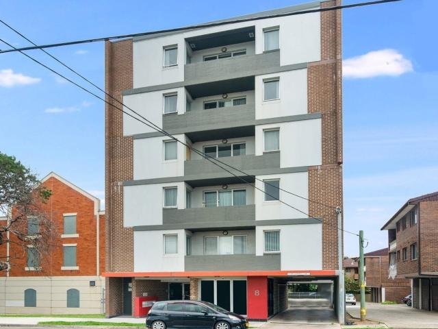 2/8 Una St, HARRIS PARK NSW 2150
