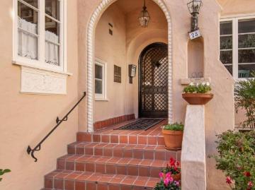 28 W 4th Avenue 11