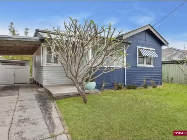 28 Warrah Street, Ettalong Beach House for rent Listed by Lin.