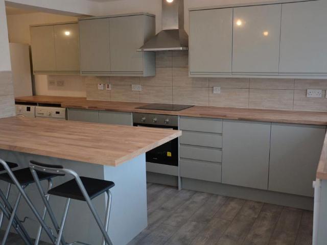 28 Watermill Close, B29 6TS 5 bed house to rent £3,142 pcm £725 pw