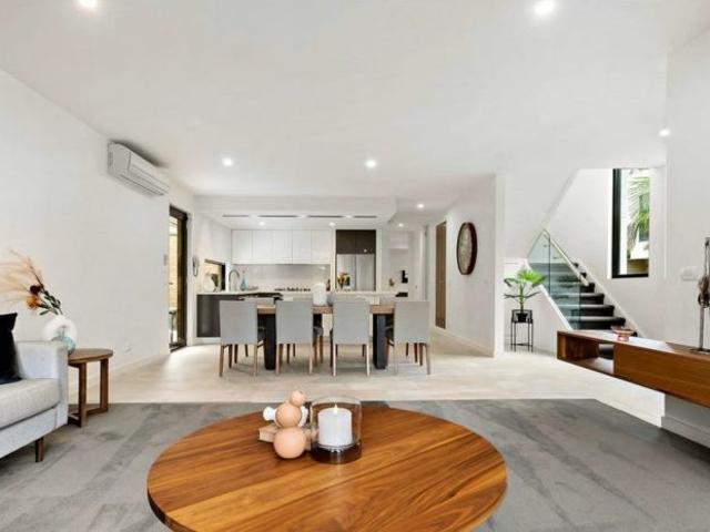 28 A Hilary Ave