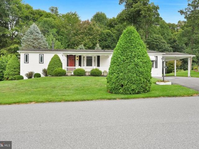 28 Aspen Dr, Manheim, PA 17545
