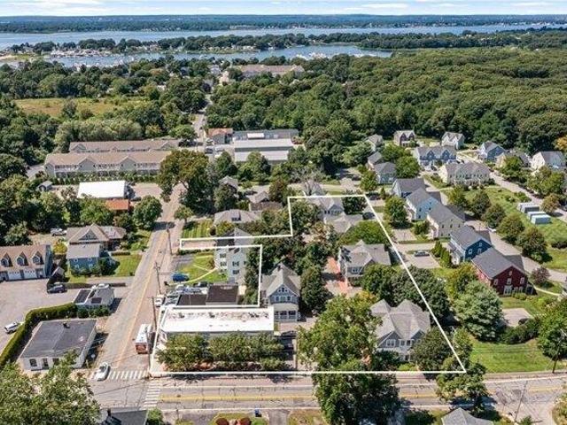 28 bedroom, Barrington RI 02806 105709106