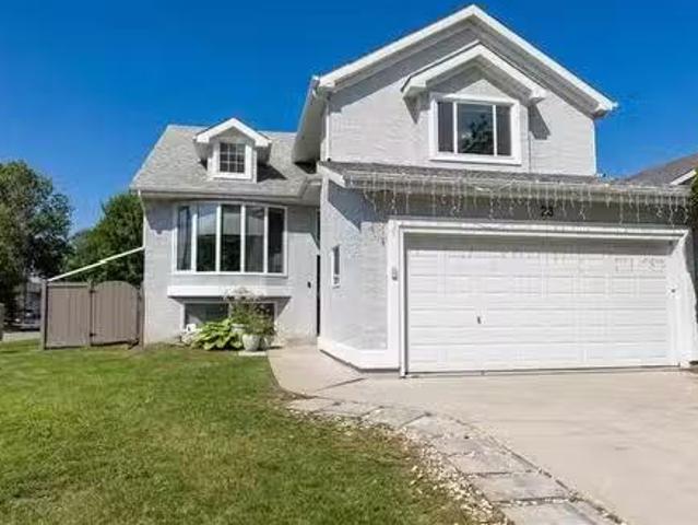 28 Blackwood Bay, Winnipeg, MB, R3T 5X3 house for sale List.