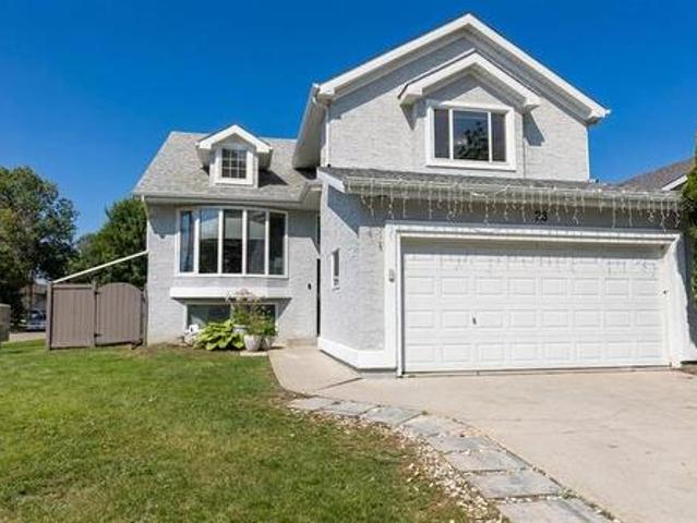 28 Blackwood Bay, Winnipeg, MB, R3T 5X3 house for sale | Listing ID 202617 | Royal LePage
