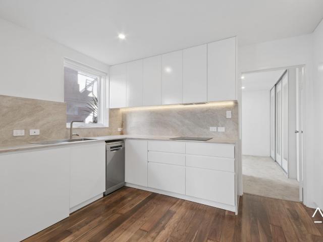 2/8 Bruce Avenue, Manly