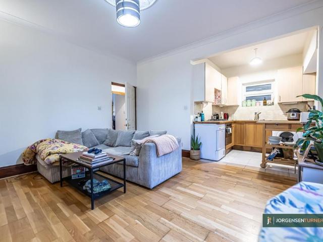 28 Cambridge Avenue, London, NW6 5BA, United Kingdom | 2 bed apartment for rent #115646153 | Rentberry
