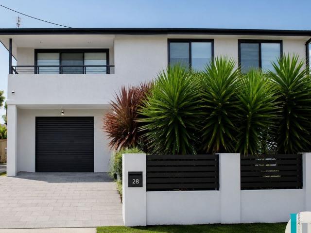 28 captain cook drive, barrack heights nsw 2528