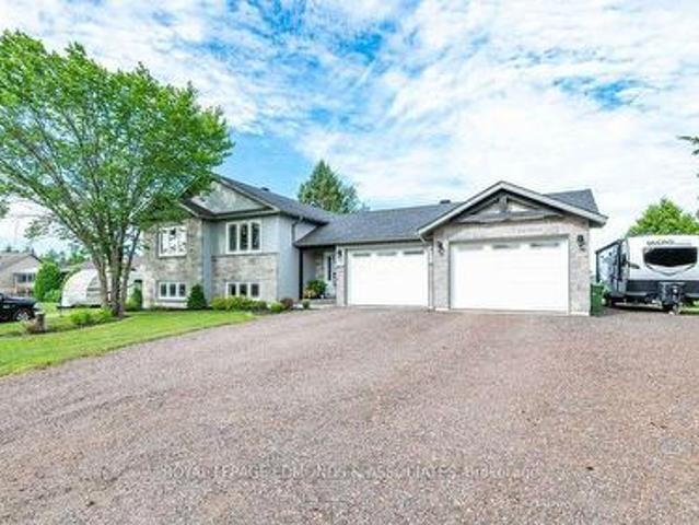 28 Carol Street, Laurentian Valley, ON, K8A 6W6 house for sale | Listing ID X13582 | Royal LePage