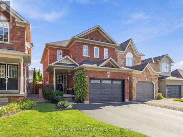 28 Castle Green Drive, Whitby, ON, L1R 2P9 house for sale | Listing ID E13881 | Royal LePage