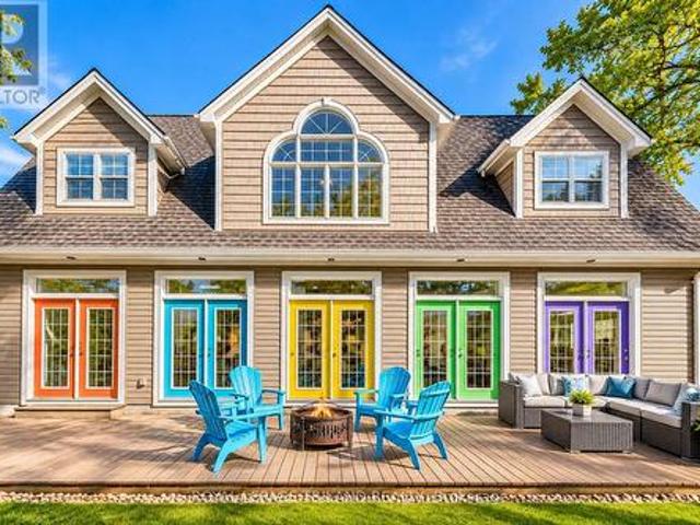 28 Centre Street, Lambton Shores Grand Bend, ON, N0M 1T0 house for sale | Listing ID X13841 | Royal LePage