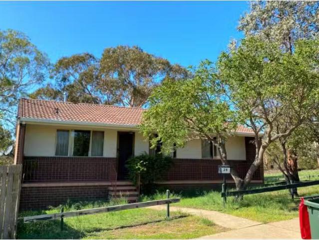 28 Chapman Street, Cooma House for rent Listed by Nakita Lal.