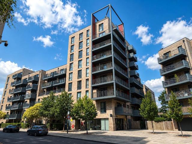 28 Charcot Road, London NW9 2 bed flat to rent £2,150 pcm £496 pw