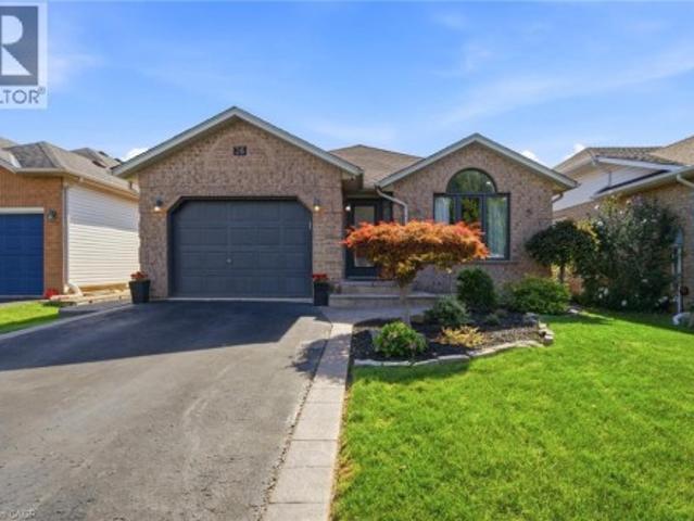 28 Colonial Crescent, Grimsby, ON, L3M 5H3 house for sale | Listing ID 40861 | Royal LePage