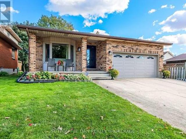 28 Country Club Lane, London South Q, ON, N6C 5R8 house for sale | Listing ID X13880 | Royal LePage