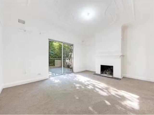 28 Crowther Avenue, Greenwich House for rent Listed by Michel.