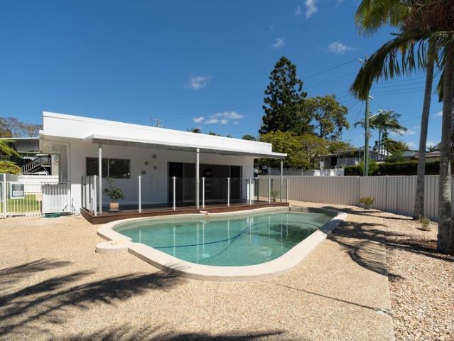 28 Dandar Drive, Southport For Sale by Tender
