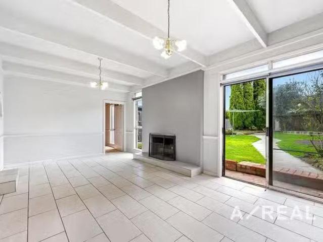 28 Diane Crescent, Mooroolbark, VIC 3138