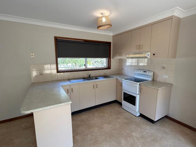28 Dunrobin Street Coolamon, NSW 2701
