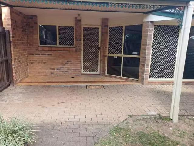 2/8 East Street, Gatton, QLD 4343