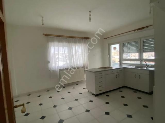 28 şeker Emlak Yenimahalle. 5+1 185m2 Kiralık Dublex Daire