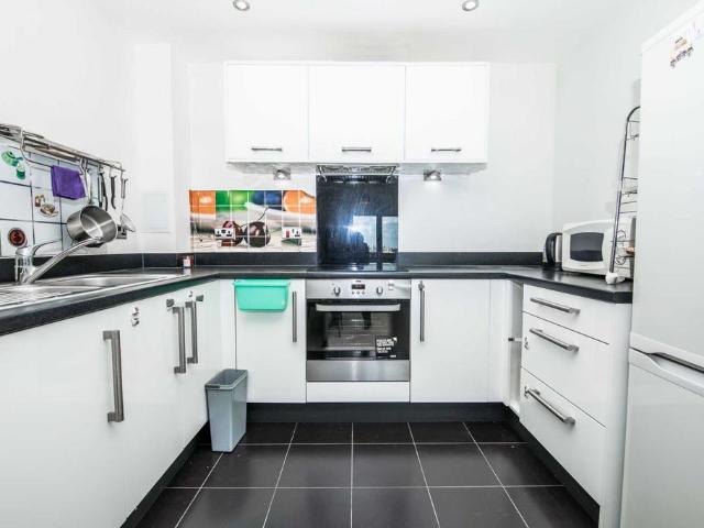 28 Fairthorn Road, London, SE7 7RL, United Kingdom | 3 bed apartment for rent #140658524 | Rentberry