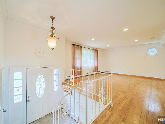 28 Forest Place