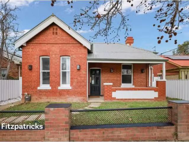28 Freer Street, Wagga Wagga House for rent Listed by Rental.