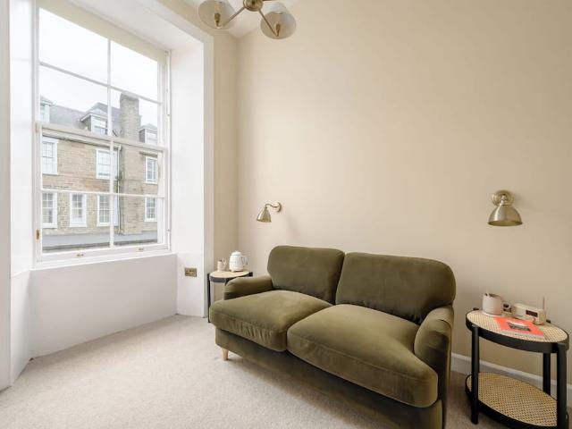 28 Gilmore Pl | Studio townhouse for rent #168771032 | Rentberry