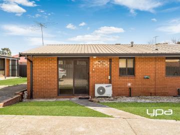Sunbury, Macedon Ranges, Victoria - Parking
