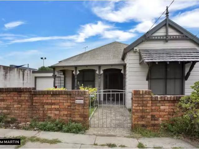 28 Hattersley Street, Arncliffe House for rent Listed by Jona.