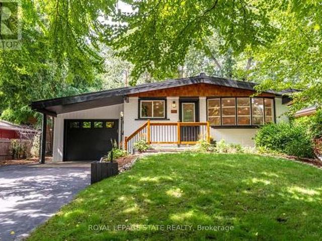 28 Helen Street, Hamilton, ON, L9H 1N3 house for sale | Listing ID X13697 | Royal LePage