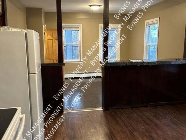 28 Joyce St, 2 beds, 1 full bath