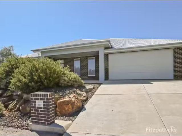 28 Kentucky Crescent, Gobbagombalin House for rent Listed by.
