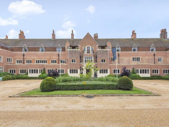 28 King Edward Vii Apartments, Kings Drive, Midhurst, West Sussex GU29, 2 bed flat to rent, £2,250 pcm | PrimeLocation