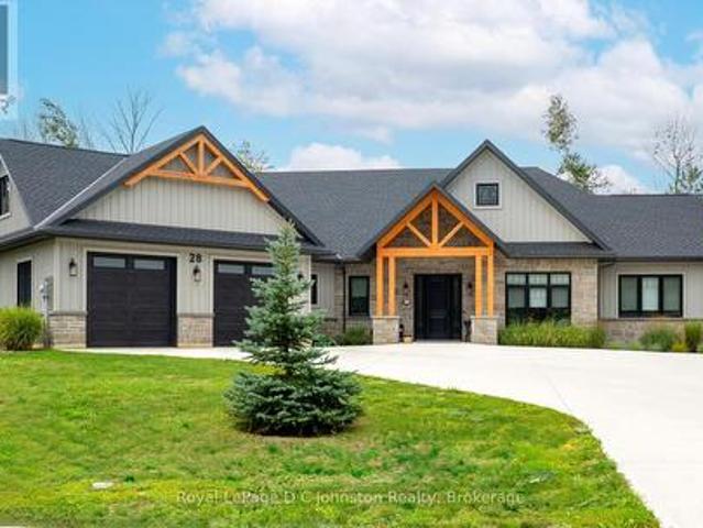 28 Lakeside Woods Crescent, Saugeen Shores, ON, N0H 2C6 Luxury House for sale | Listing ID X13820 | Royal LePage Carriage Trade Luxury Properties