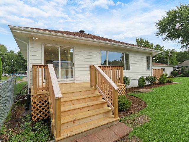 28 Lakeside Lane