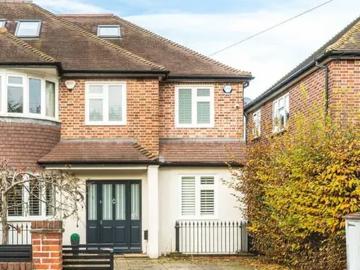 28 Lauderdale Drive, London, TW10 7BT, United Kingdom | 6 bed duplex for rent #136500799 | Rentberry