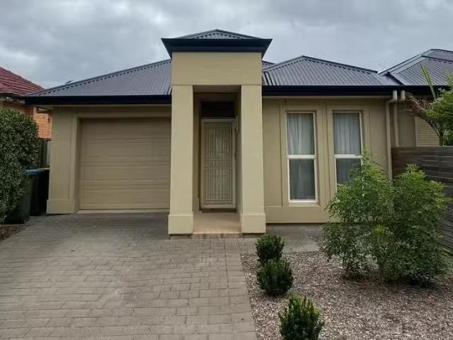 28 Leeds Avenue, Northfield, SA 5085