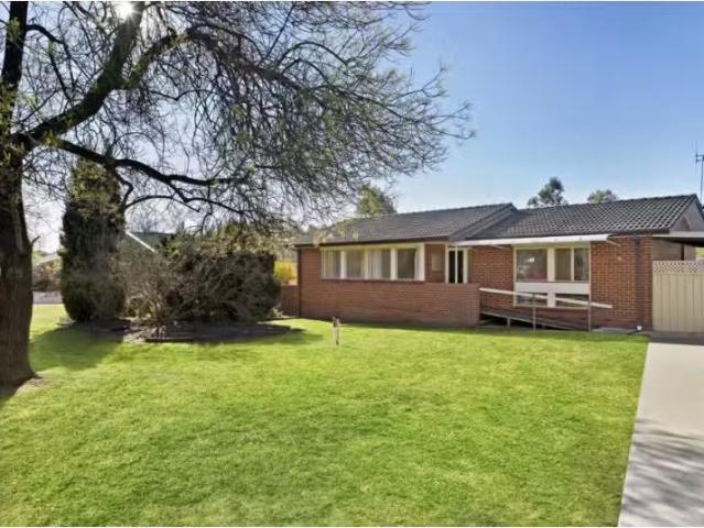 28 Lindrum Crescent, HOLT House for rent Listed by Lauren Osz.